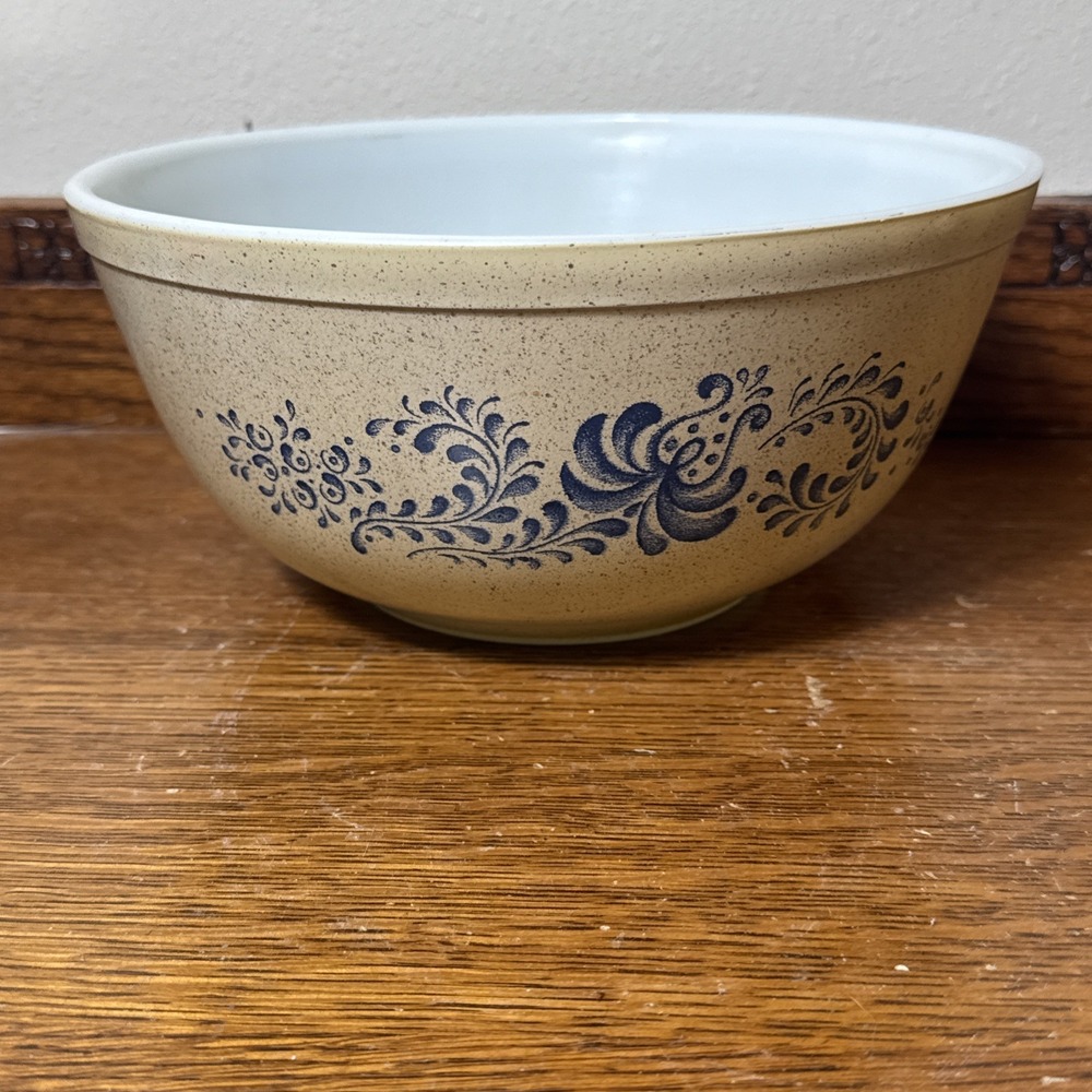 Pyrex Homestead Brown/Blue Mixing Bowl #403, 2 1/2 Quart, Made in USA Nice!
